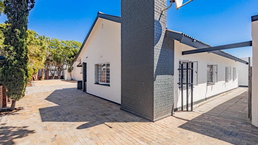 11 Bedroom Property for Sale in Richmond Estate Western Cape